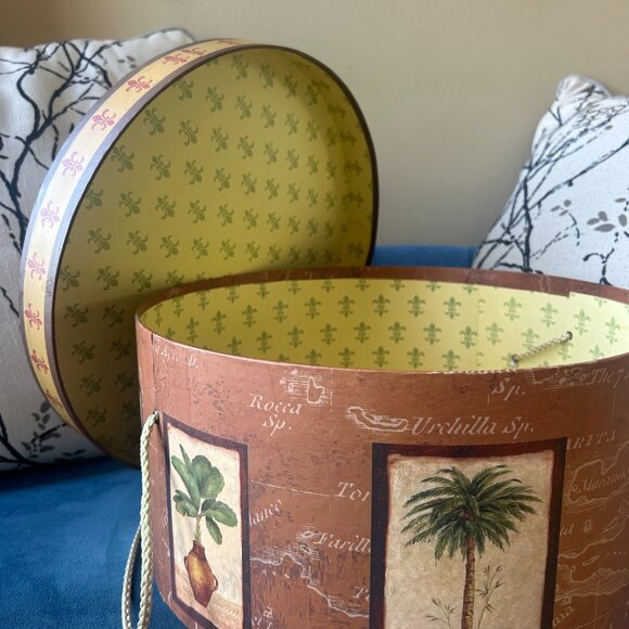 Pamela Gladding - Tan and Brown Vintage Hat Box with Handle - Picture 3 of 5